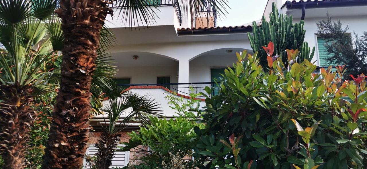 Residence Dei Fiori Pietra Ligure Esterno foto